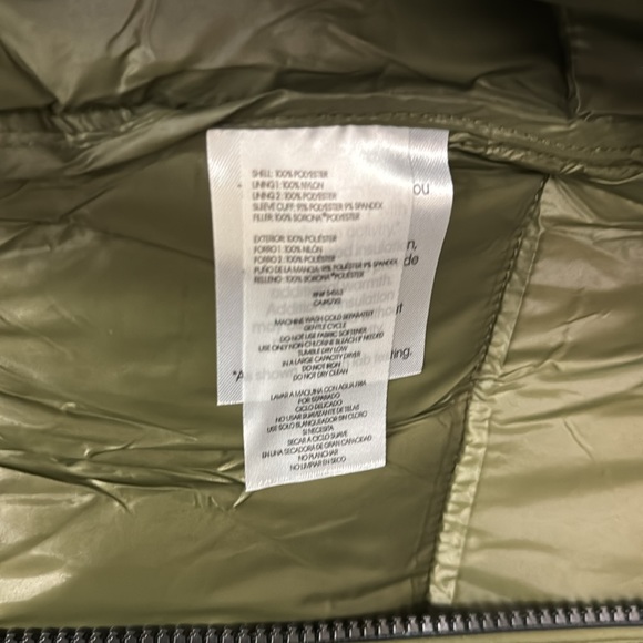 NWT DKNY Ladies’ Puffer Jacket - Picture 8 of 11